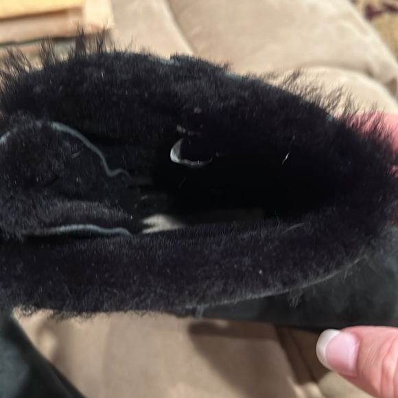 UGG boots girls size 3 - Picture 7 of 8